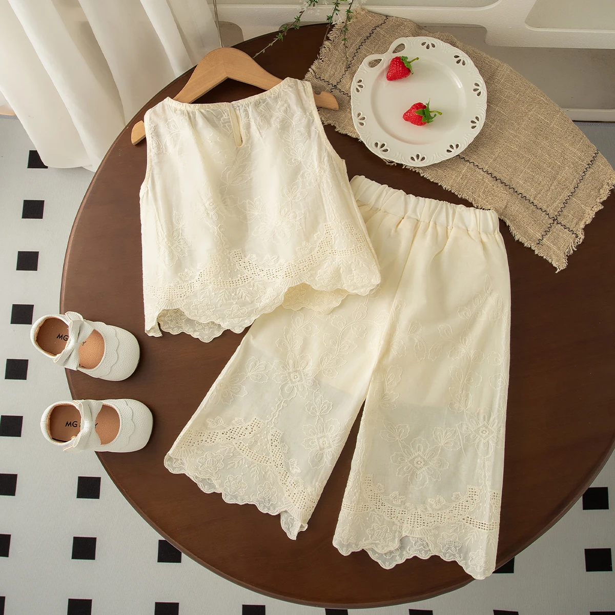 Summer New Simple Style Baby Girl Two-Piece Set, Beige Flower Children'S Clothing (9 Months -4 Years Old)