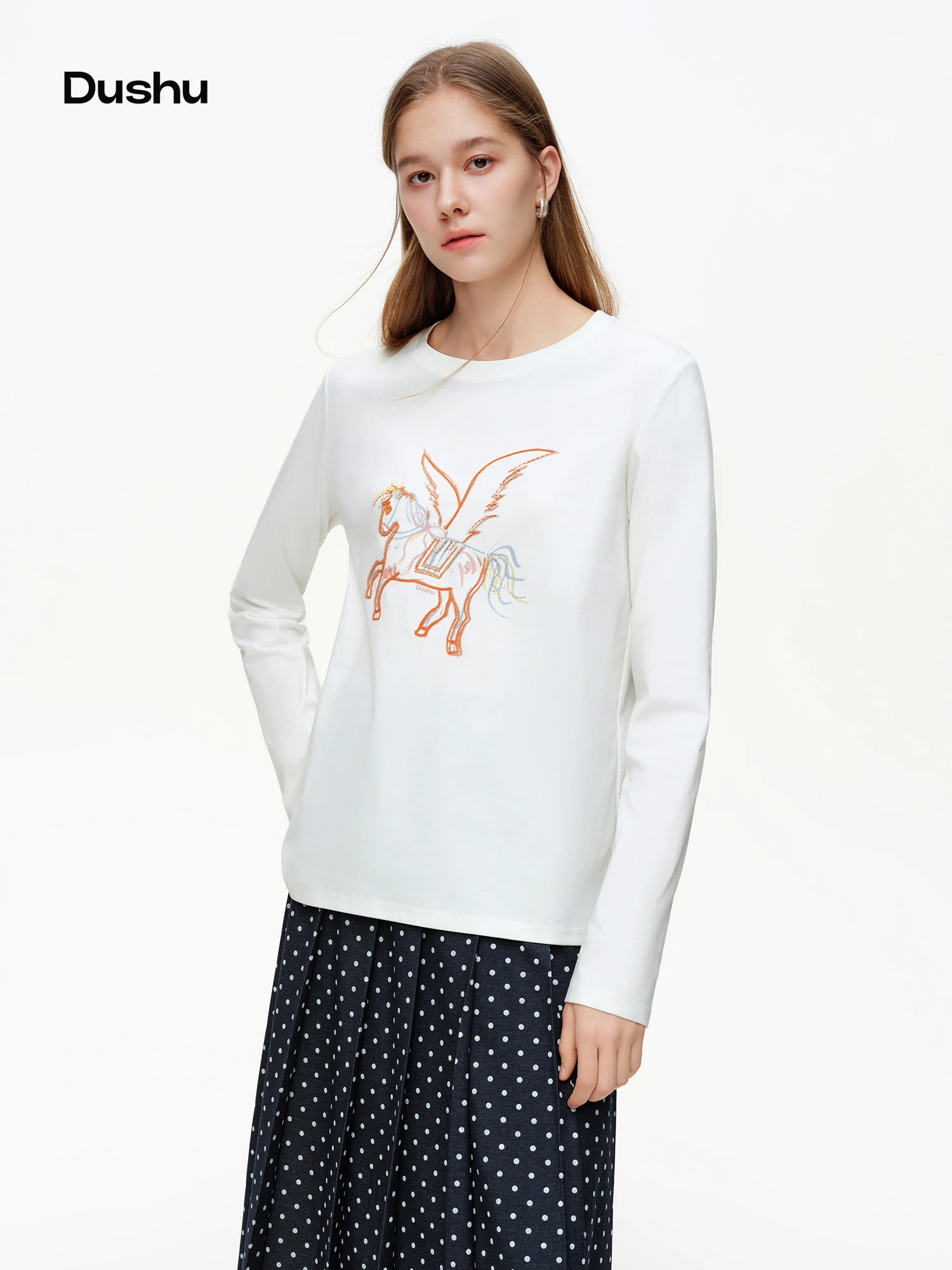 DUSHU 2026 Spring Women's Embroidered Long Sleeve T-shirt - Loose Fit Top with Artistic Pattern for Casual and Daily Use​