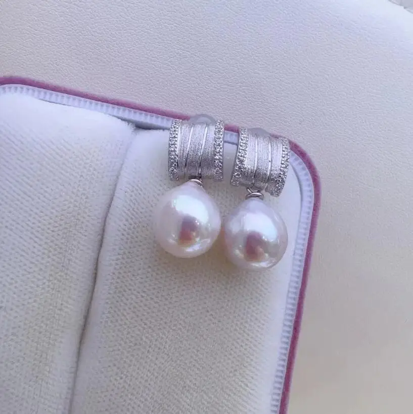 Elegant Pair of South Sea 11-12mm White Baroque Pearl Dangle Earring 925s