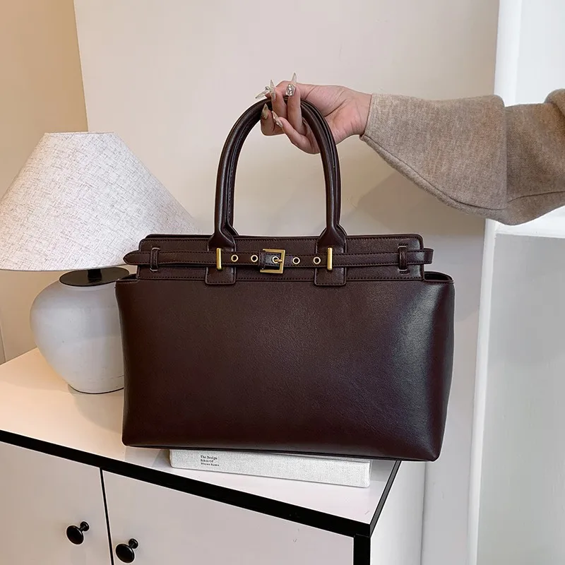 ريترو حقيبة يد ذات سعة كبيرة حقيبة المرأة 2025 جديد تحسس الركاب عالية الشعور حمل حقيبة الكتف الإبط حقيبة #1