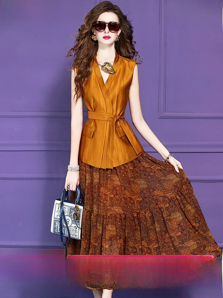 

Fashionable Print Halter Neck Sleeveless Top And Skirt Set Women's Summer Slim Fit Clothing Polyester And Spandex Material