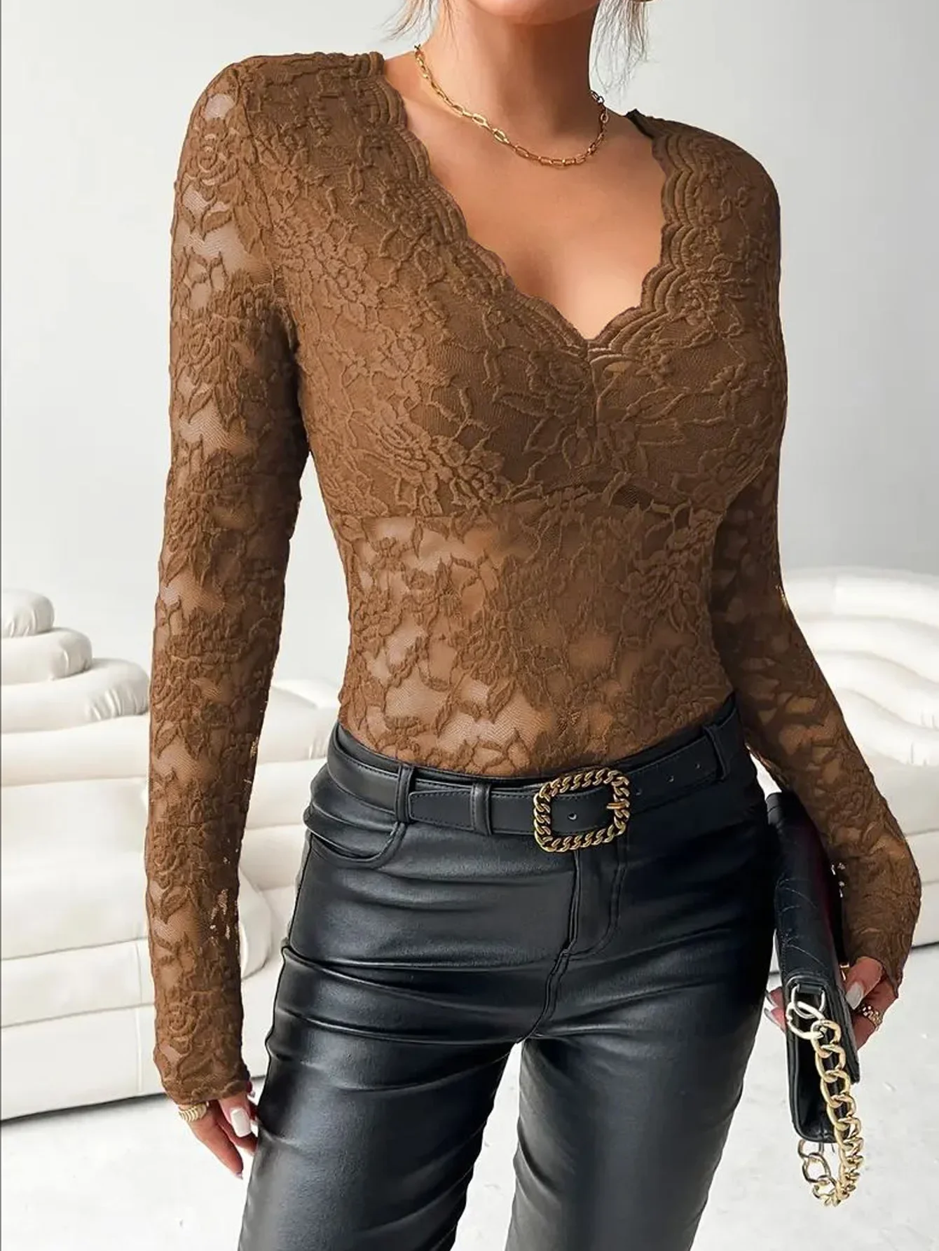 Damen Spitzen-Jumpsuit mit V-Ausschnitt, Langen Ärmeln, Transparentem Netzstoff und Blumenmuster, Figurbetonter Durchsichtiger Einteiler für Party, Clubwear und Alltag – Detail 12