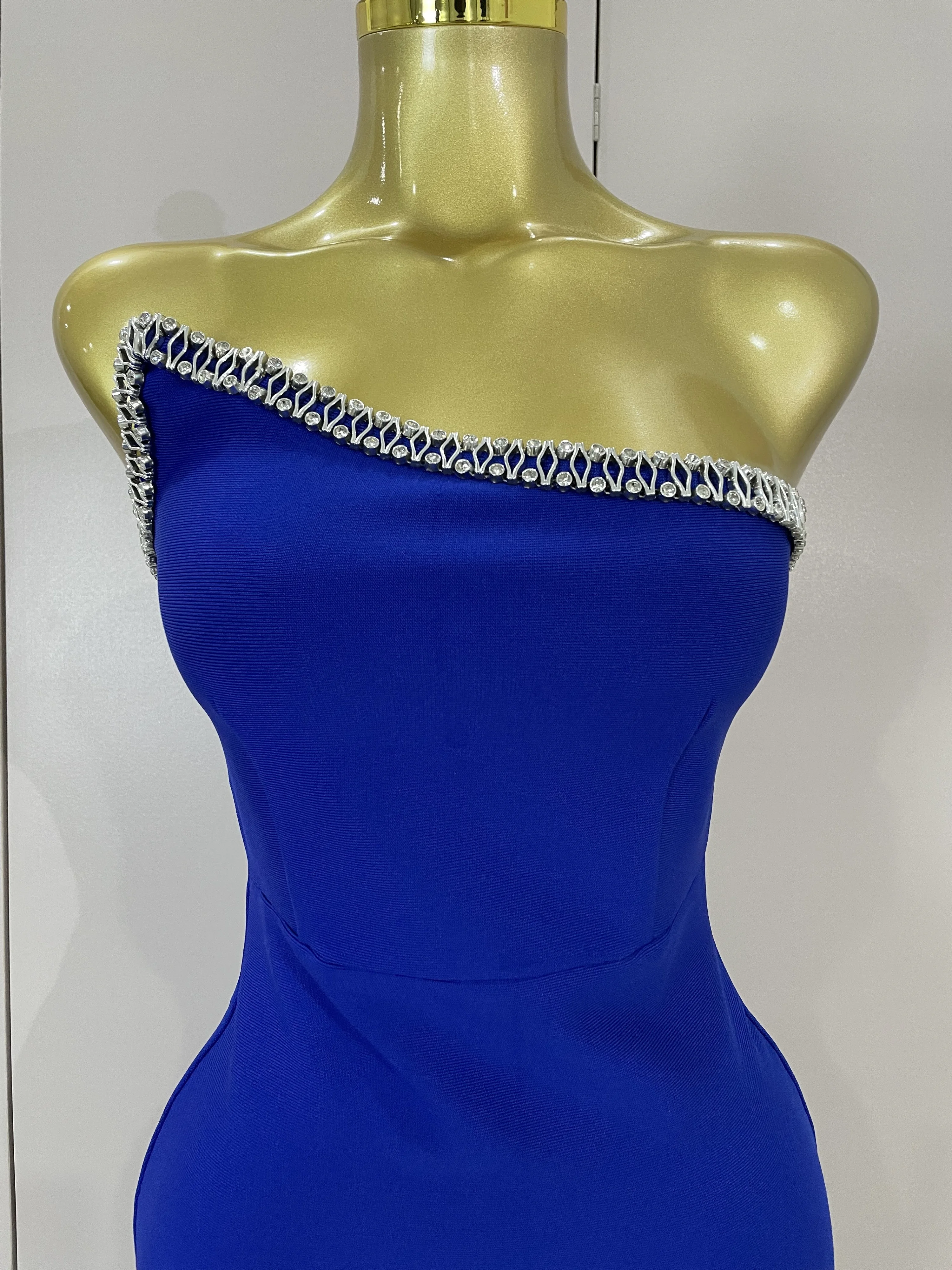 Elegante Sexy un hombro rebordear diamante ceñido al cuerpo vendaje vestido celebridad fiesta de noche elegante Club vestidos de cumpleaños de alta calidad