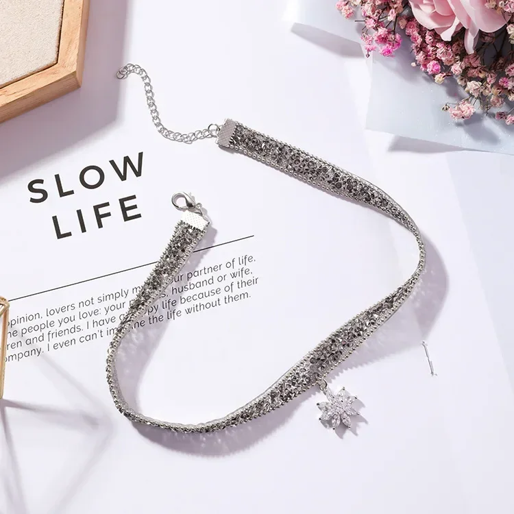 New personality  beauty flower necklace female Crystal from Austrian Fashion short necklace Fit Women For Party