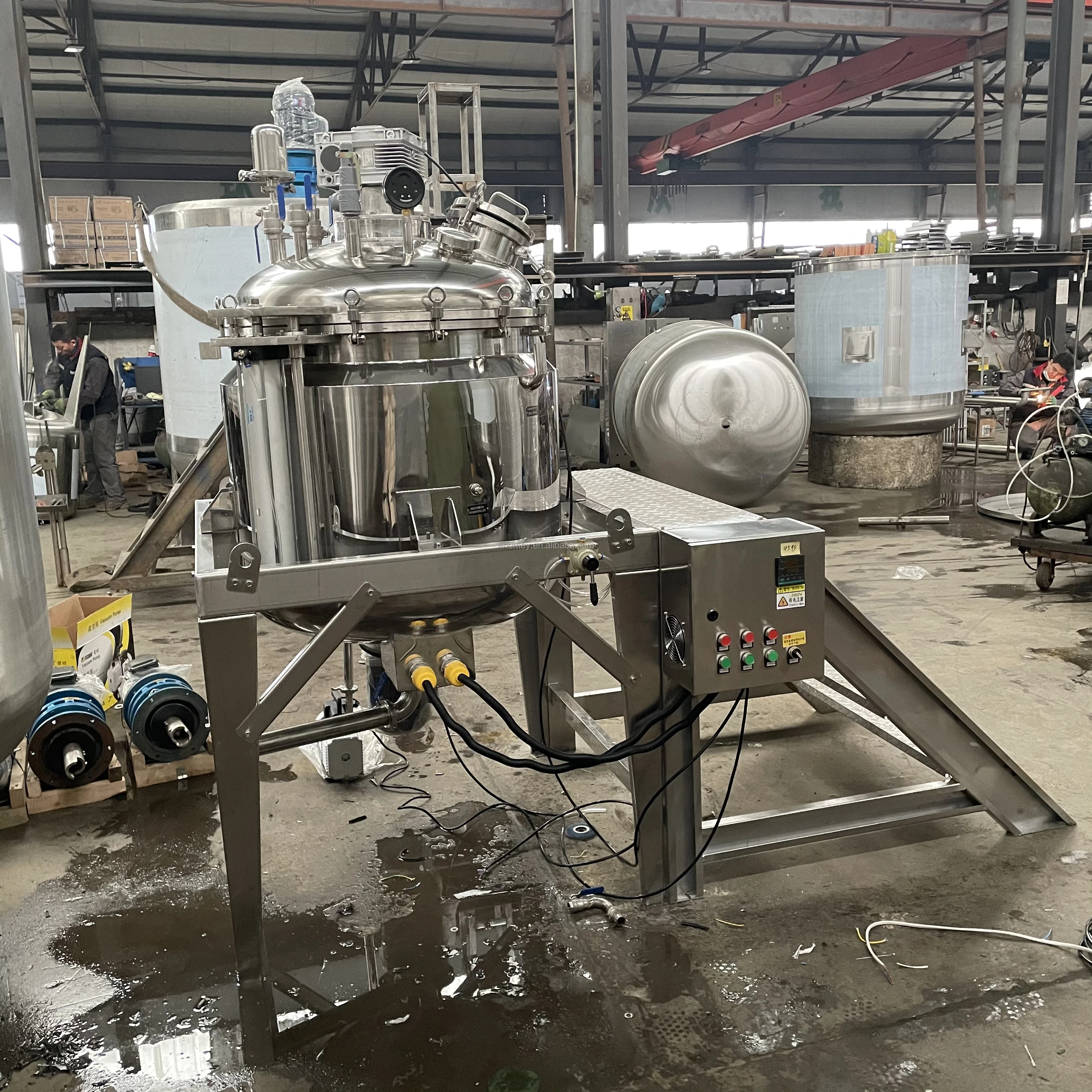 خزان خلط مقاوم للأحماض مع سترة تسخين كيميائية سائلة من الفولاذ المقاوم للصدأ عالية القص