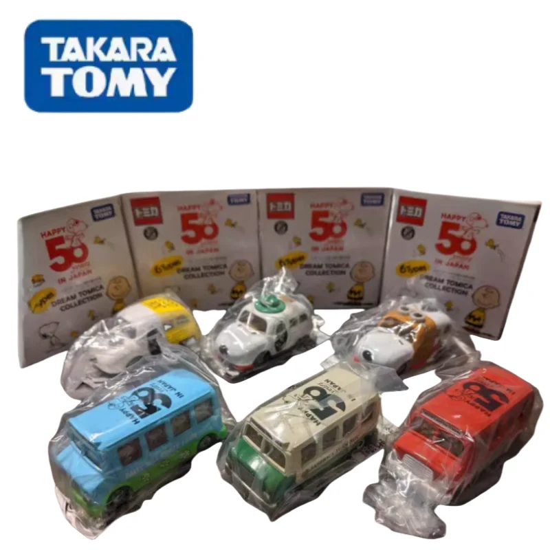 TAKARA TOMY 50th anniversary Snoopy Bus alloy die cast small car model, toy car decoration for children aged 2 to 4.