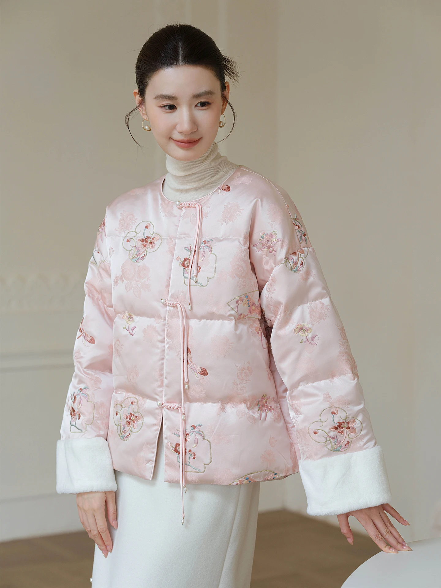 

New Chinese Sle Women's down Jaet White Du Feather Warmth Embroidery Winter 2025 Loose Fit Long Sve Single Button