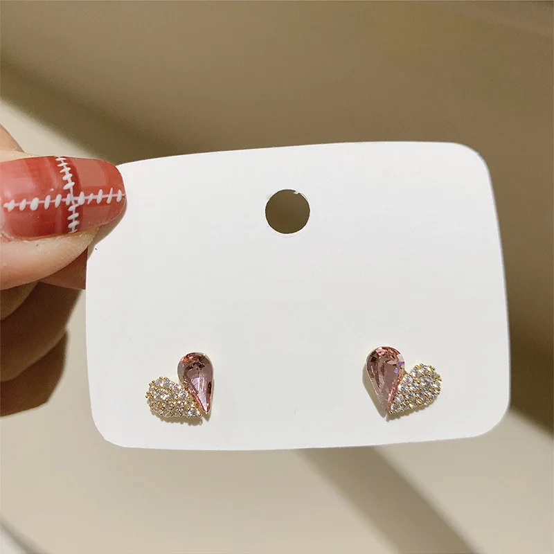 Modne spersonalizowane kolczyki sztyfty Kryształowe kolczyki w kształcie serca dla kobiet Urok Sparkle Luksusowa designerska biżuteria — zdjęcie 3