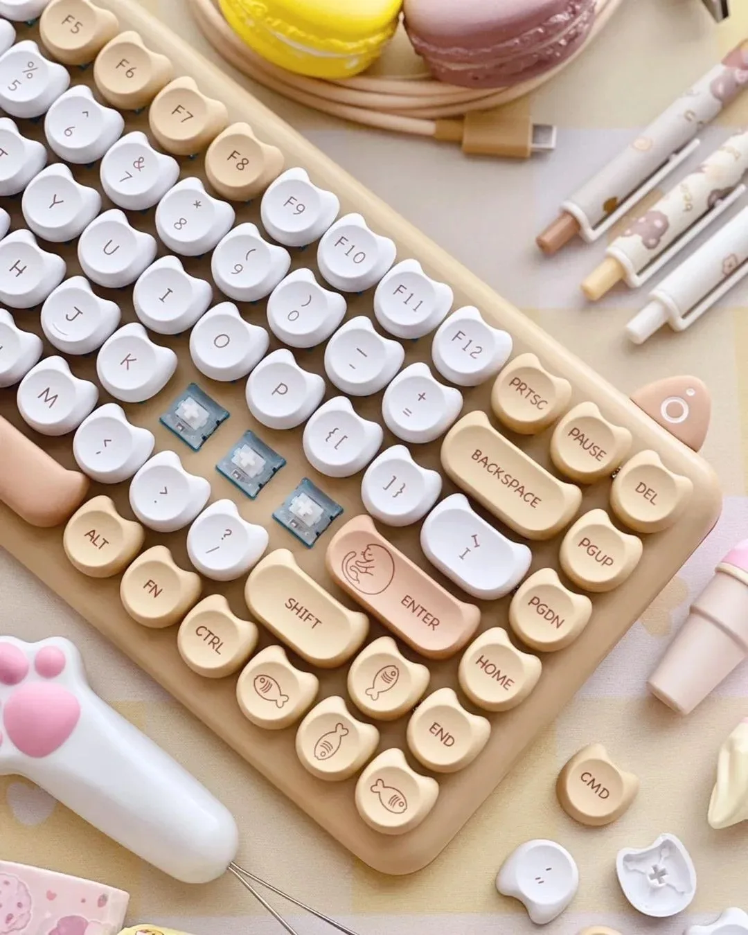 Tastiera meccanica Bluetooth IQUNIX M80 Cat Tastiera da gioco retroilluminata bianca dual-mode wireless gialla arancione