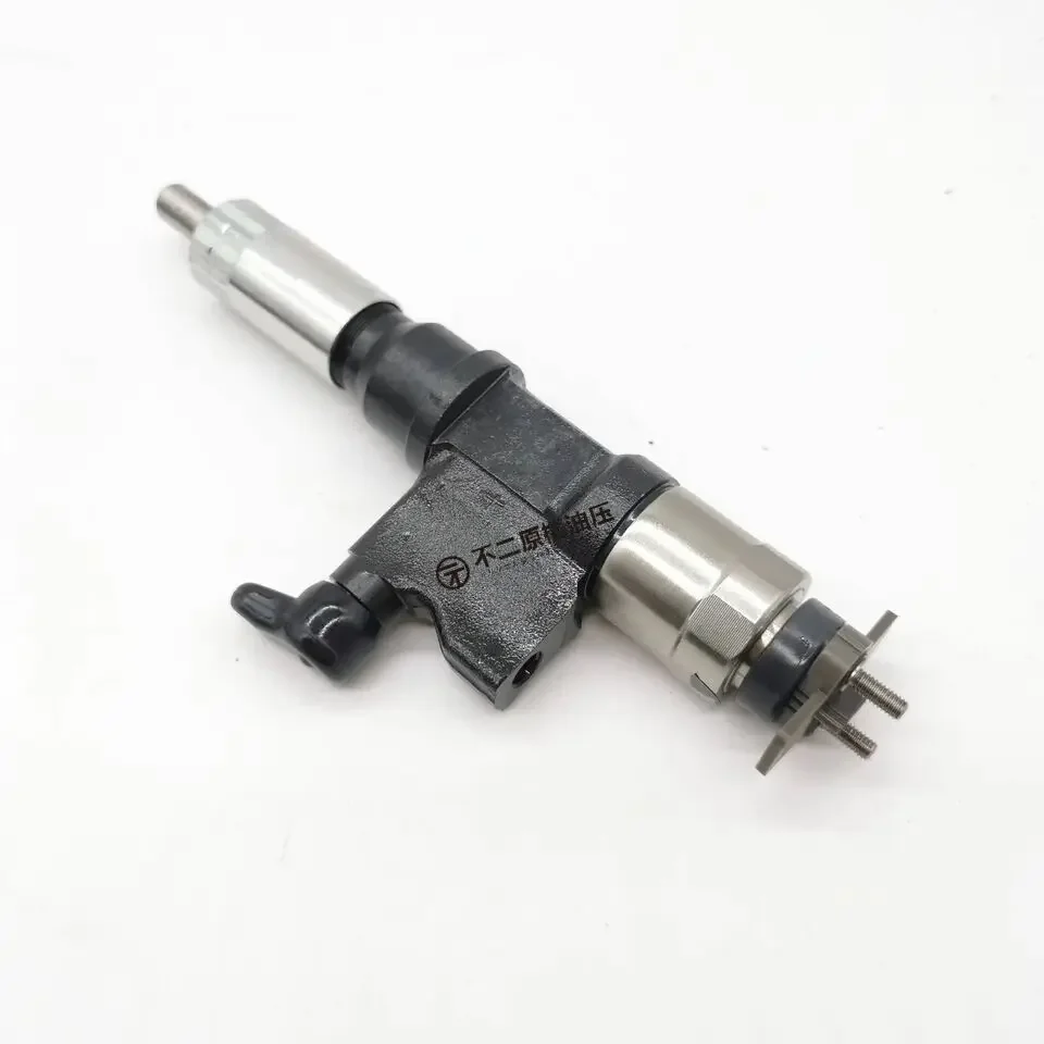 حاقن قضيبي مشترك أجزاء محرك الديزل حاقن الوقود 095000-8901 095000-8900 ل ايسوزو 4HK1