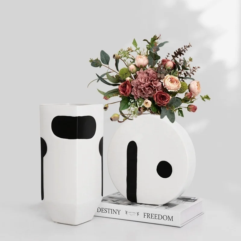 

Скандинавская Дания, современная ручная контрастная светлая роскошная ваза, дизайнерская модель дома, украшение комнаты, ремесло, керамические украшения