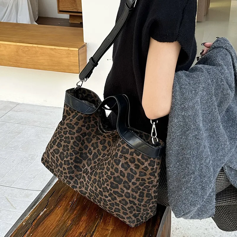 Fashion Leopard Pattern Tote Shoulder Bag Animal Printed Women's Bag Canvas Hobos Shopping Bags for Women Purses and Handbags