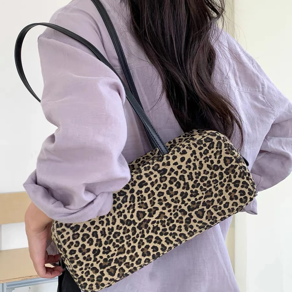 

Женская замшевая сумка подмышки с леопардовым узором, осенне-зимняя новая корейская универсальная сумка-тоут большой емкости на одно плечо