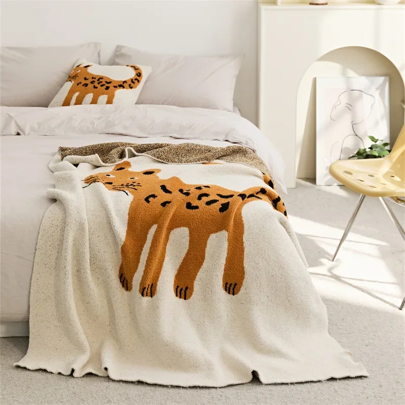 Half Velvet Spotted Leopard Leisure Blanket Office Nap Blanket Knitted Sofa Cover Bed Blanket