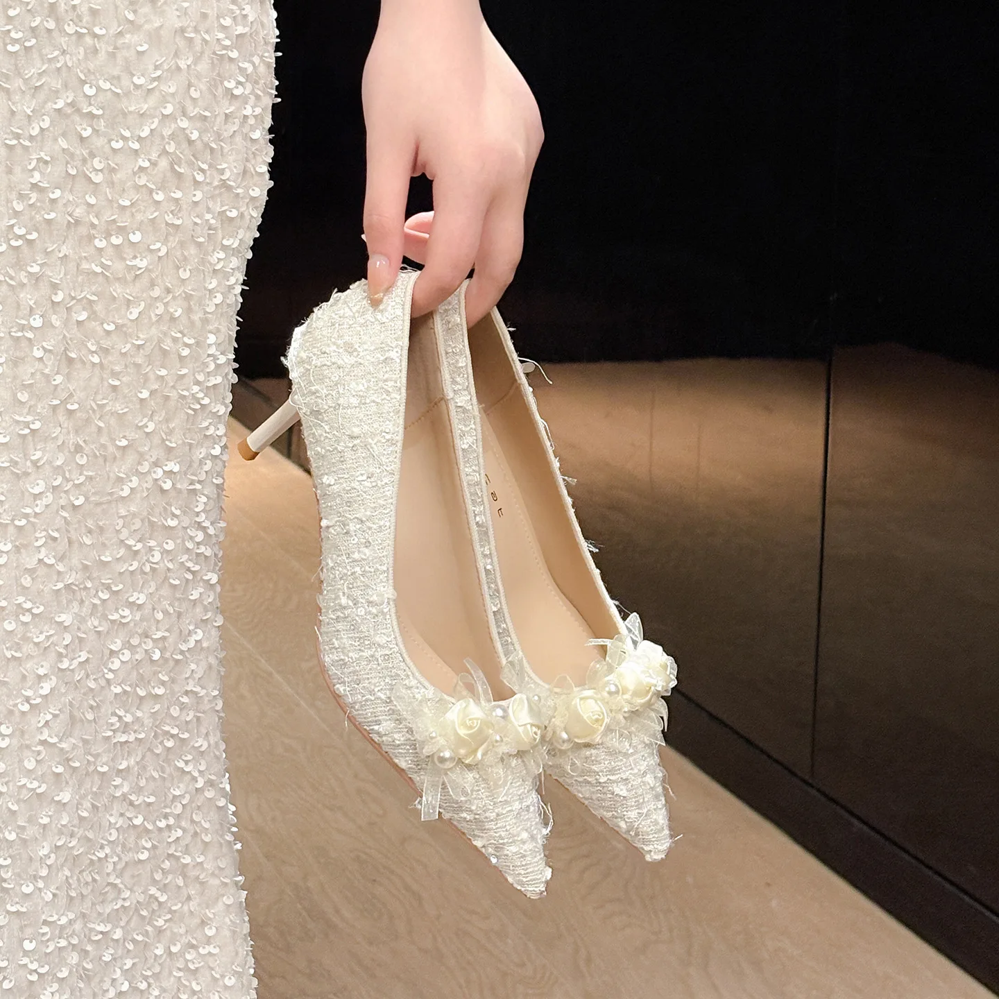 

Bloom steps high-heeled wedding shoes women's stiletto 2025 new French bridal wedding shoes pointed light mouth flower shoes