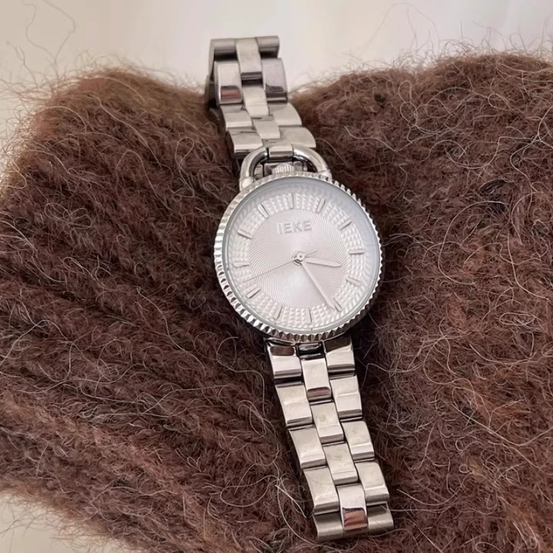 Classic Trend Ladies Watch Elegant Simple Light Luxury Retro 2025 Waterproof Quartz Watch Birthday Gift