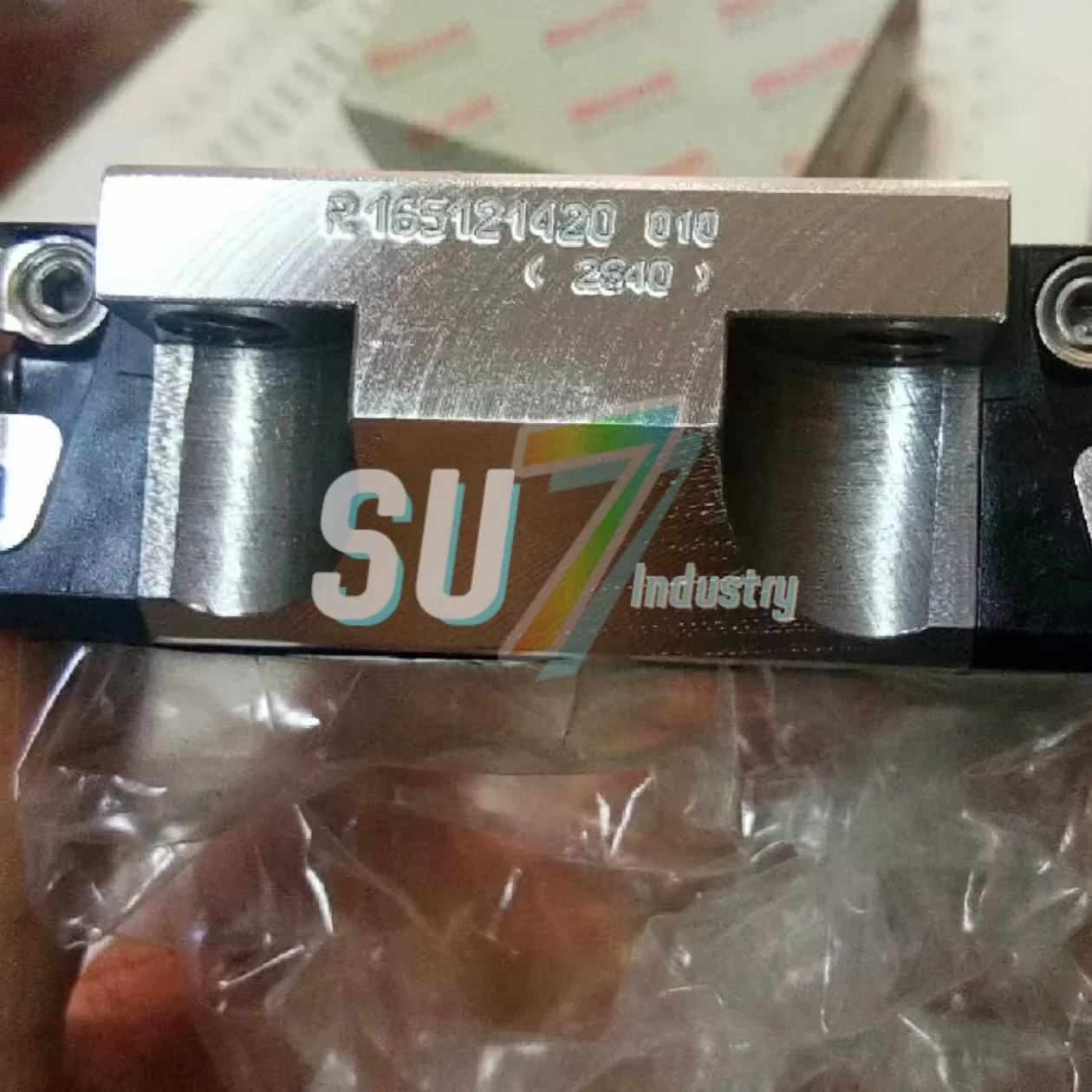 R165129420 محمل كروي جديد في المستودع