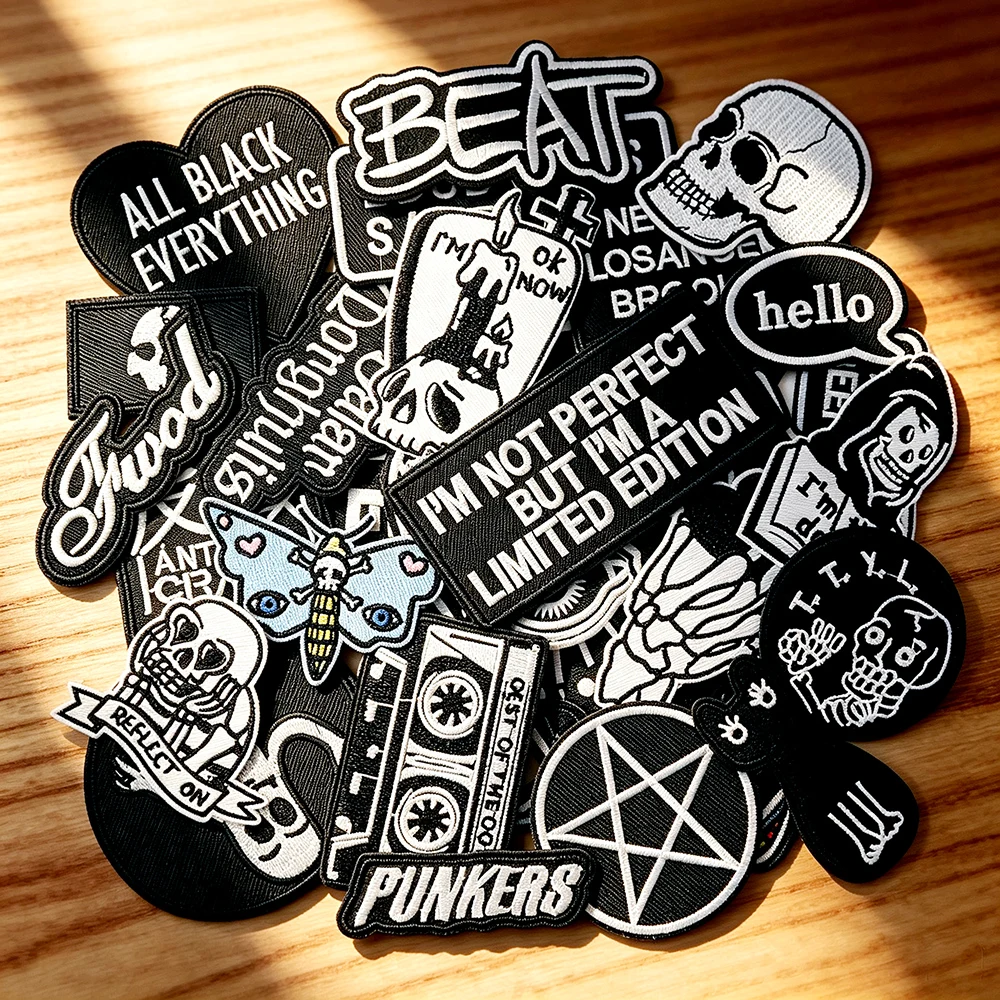 50Pcs/Lot Mixed Random Mixing Punk Iron on Embroidered Patches Sew on Applique for Jackets Backpacks DIY Clothing Decor Patch