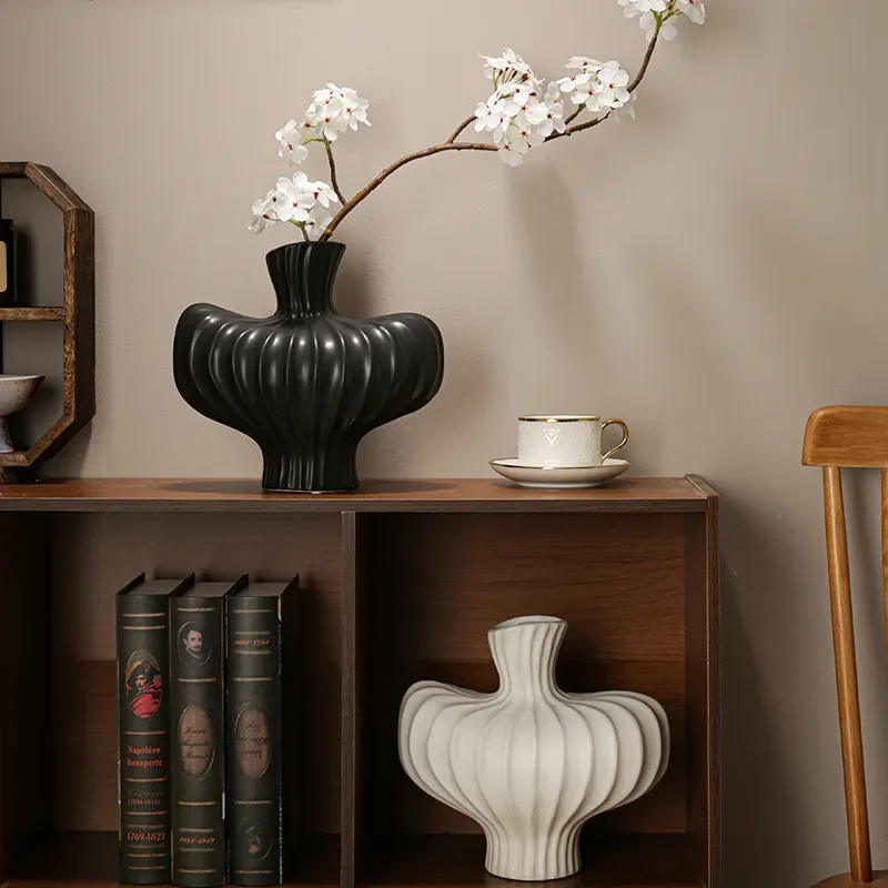 Creative Simple Ceramic Vase Ornament Light Luxury High End Niche Decor for Living Room Entrance TV Cabinet Dining Side Table