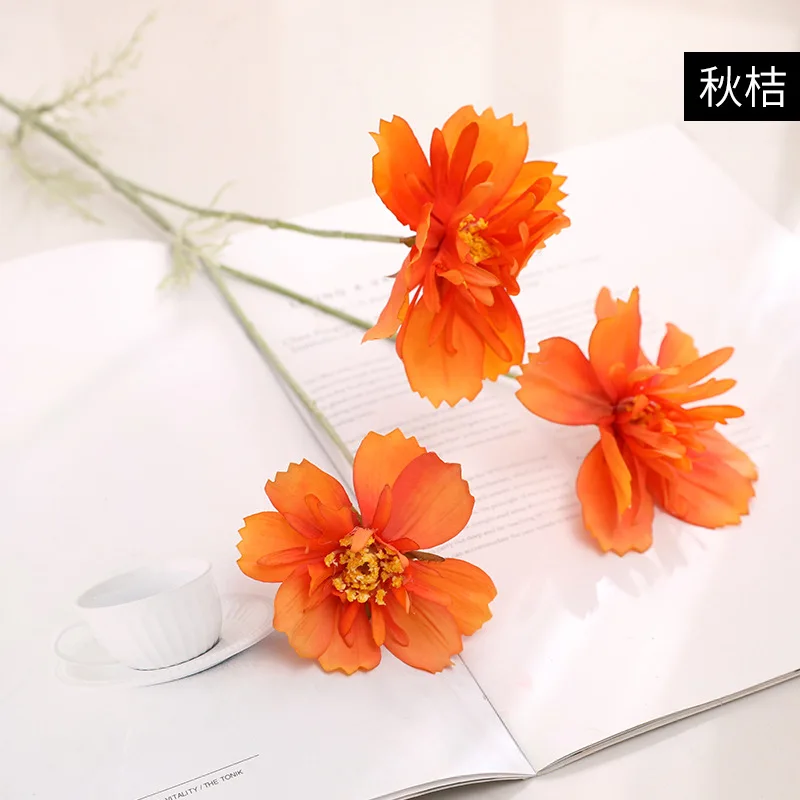 5 Stück Künstliche Kosmos-Blumen Hochzeitsdekoration Gesang Seidenblumen Brautstrauß Garten-Chrysanthemen Heimdekoration Party-Blumen – Detail 12