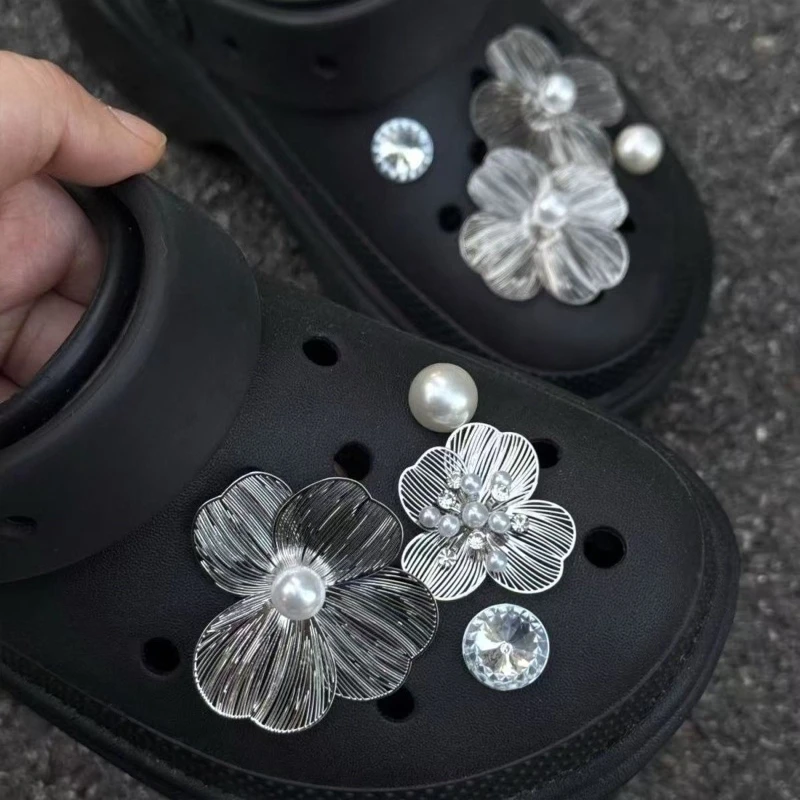 8Pcs Detachable Diamond-Encrusted Electroplated Metal Flower Shoe Accessories, Suitable For Clogs, Beach Shoes And Sandals