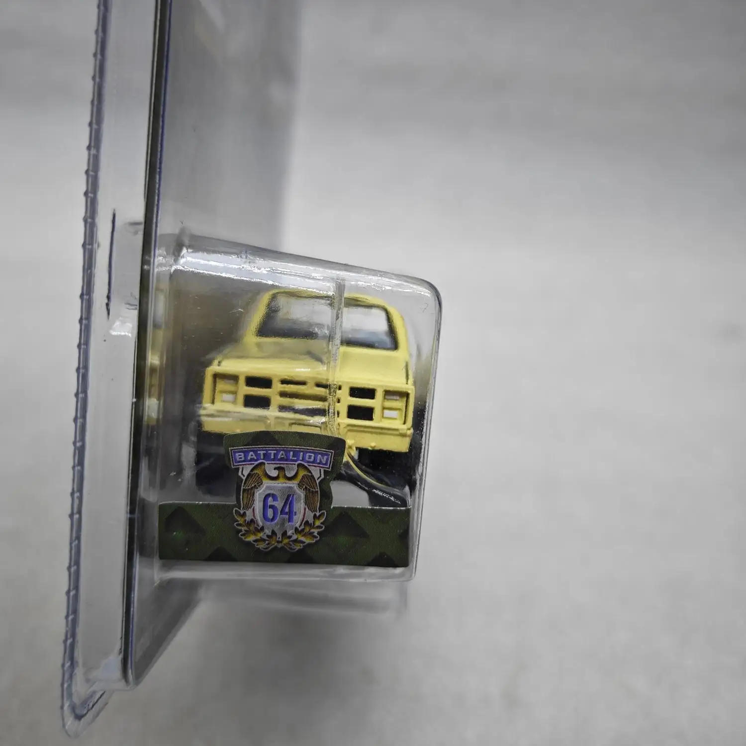 

1:64 Camp 64 Series 5-1986 Chevrolet M1008 CUCV — коллекционные предметы расширенной модели автомобиля Desert Brown