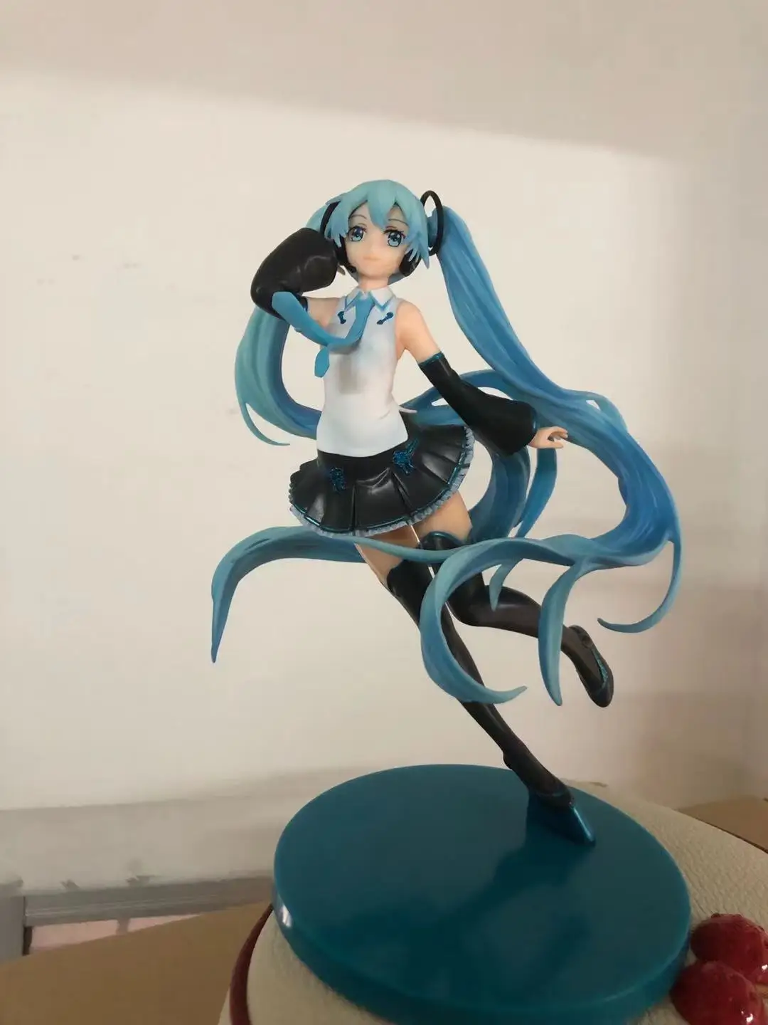 Anime Figure Kawaii Hatsune Miku Flying Posture Statue Pvc Action Figurine Car Desktop Decoration Model Ornaments Toys Gifts