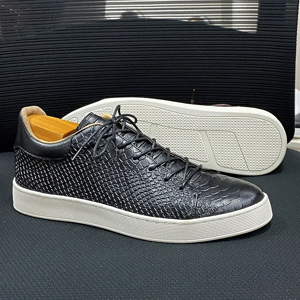 Men's Large Size Derby Casual Shoes Cow Genuine Leather Lace-Up Soft Sole Flat Driving Sneakers for Comfortable Wear
