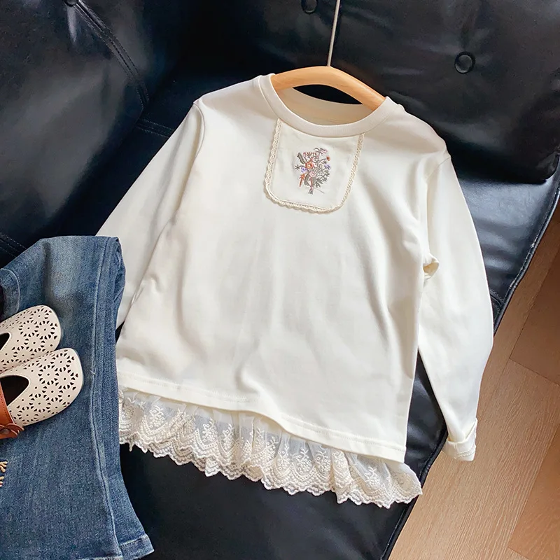 

Girls T-shirt long-sleeved Korean version of the autumn new lace delicate embroidered kids tops