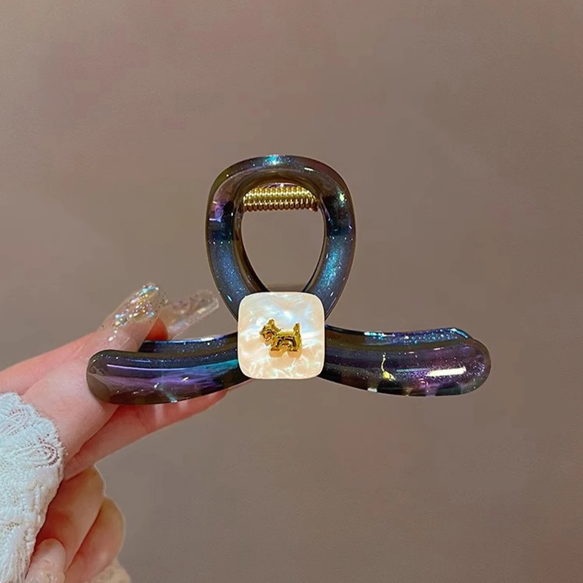 1 قطعة الراقية غرامة فلاش التدرج الذهبي التسمية الكلب نصف مربوط الشعر انتزاع زخرفة الشعر على الجزء الخلفي من رئيس القرش كليب 2025