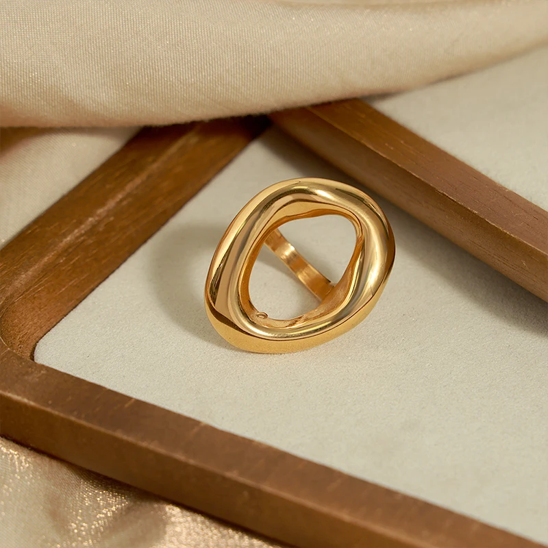 Nivora High Quality Stainless Steel Hollow Oval Rings For Women PVD Gold Plated Finger Rings Women Anillos Jewelry