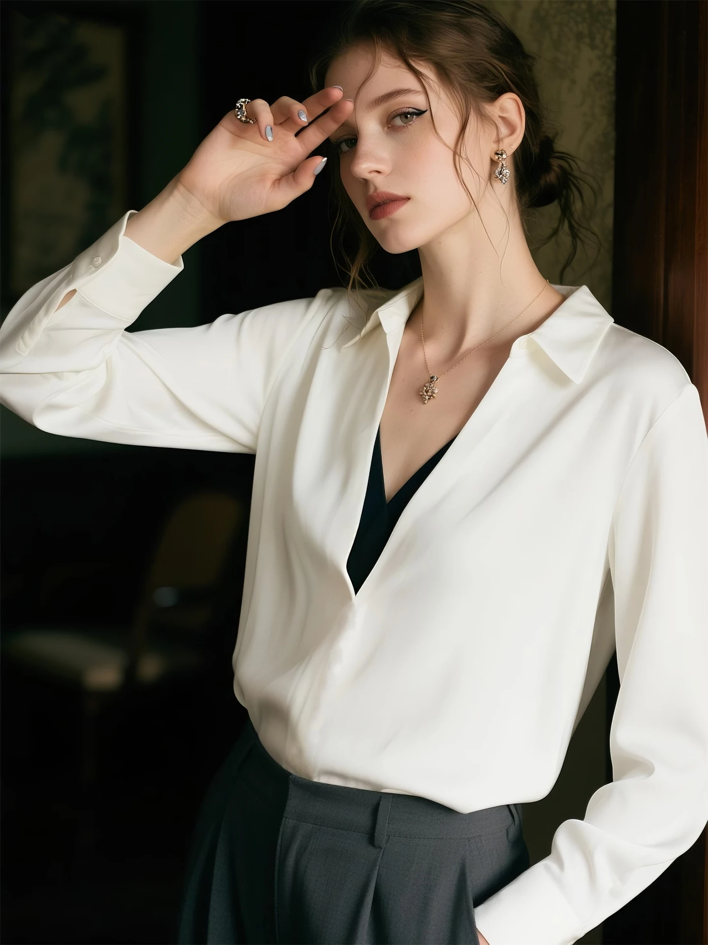 

Ele White Long Sve Collared irt Women's Faion Design Beautiful Top Casual Loose Fit Polyester Blend Autumn New Arr...