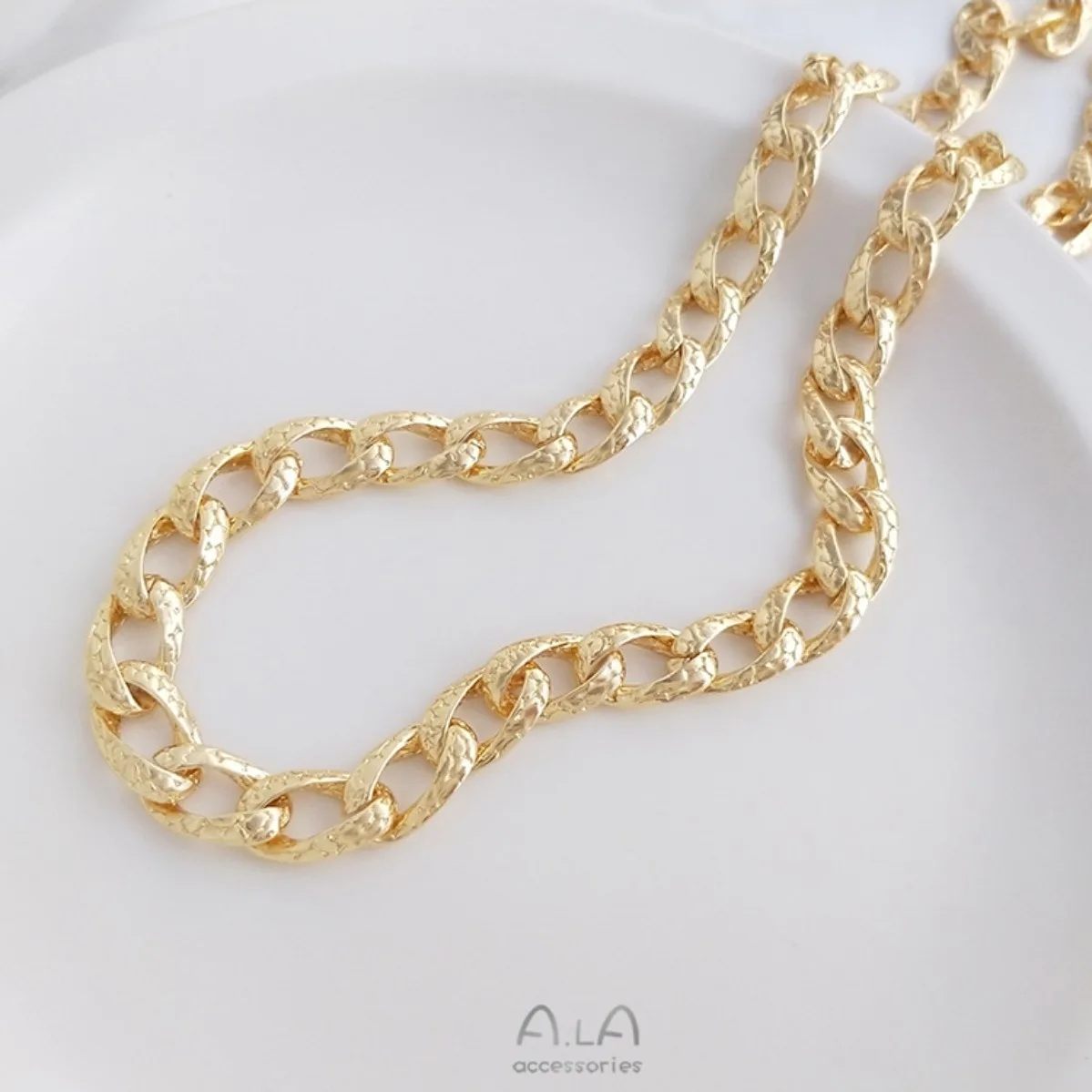 Brass Gold Tone Snake Texture Cuban Link Chain Vintage Rugged DIY Bracelet Necklace Bulk Chain Findings