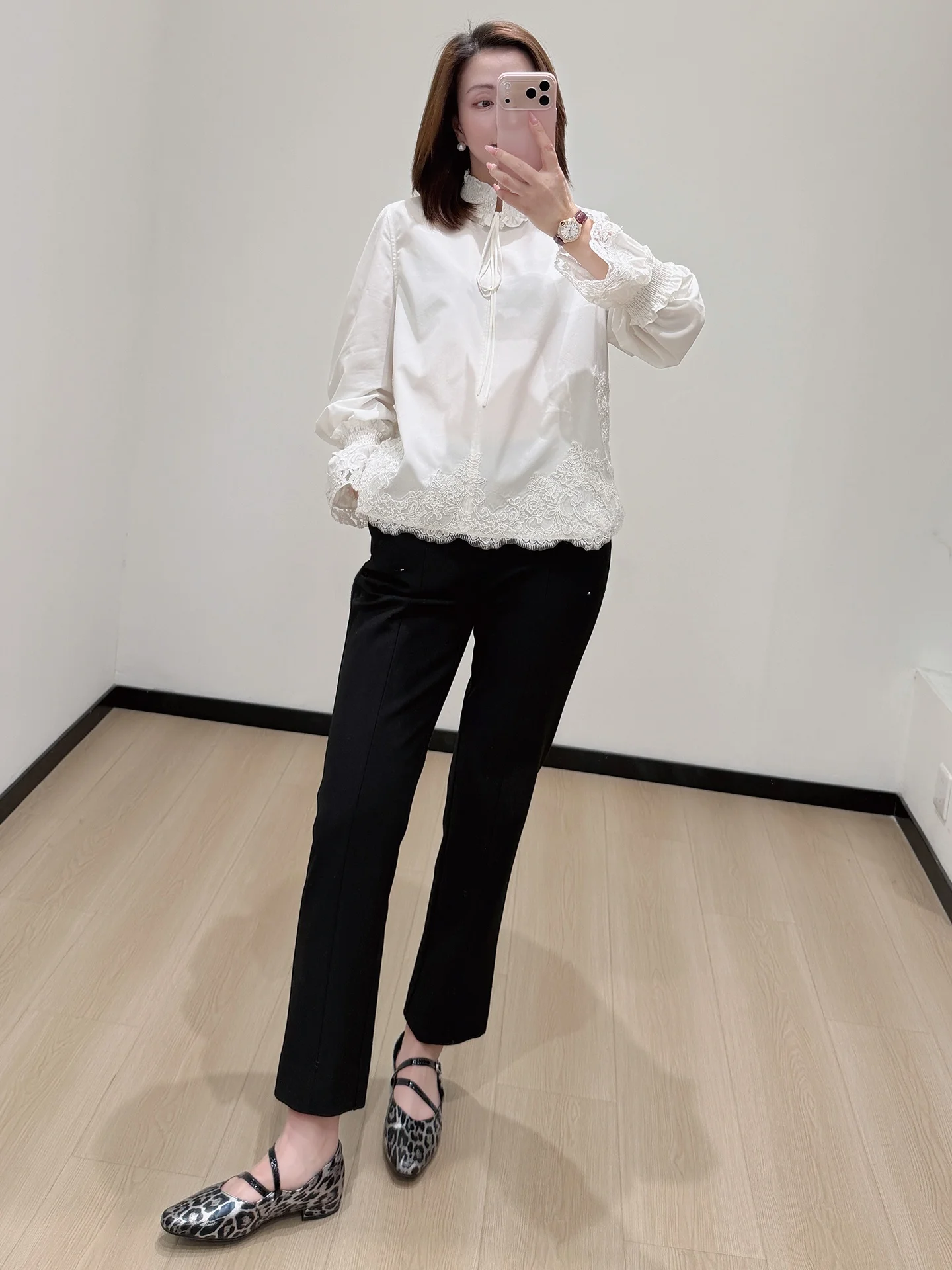 

Romantic Floral Lace Patchwork irt High Tead Count Heavyweight Soft Anti-Wrinkle Long Sve Stand Collar Women's Blouse