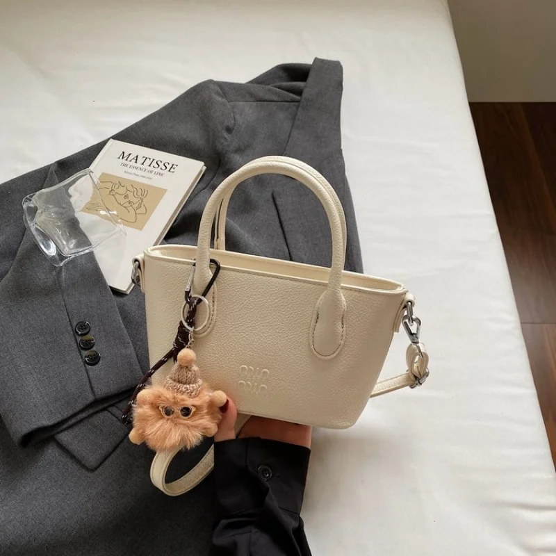 

Top-Tier Women's Messenger Bag Made Of Jaguar-Stripe Leather Boasting Trendy Paris Neat Spacious Daily Look​