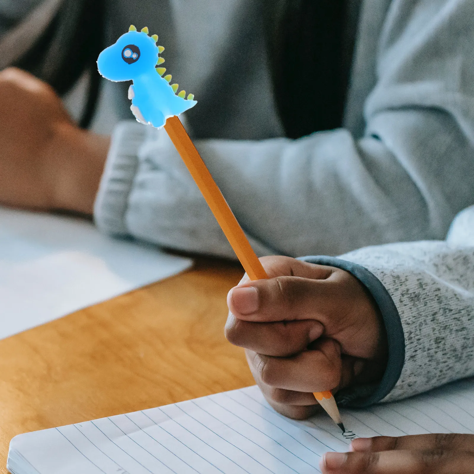 

30 шт. милых силиконовых колпачков для карандашей: мультяшные, цветные, декоративные, для аксессуаров