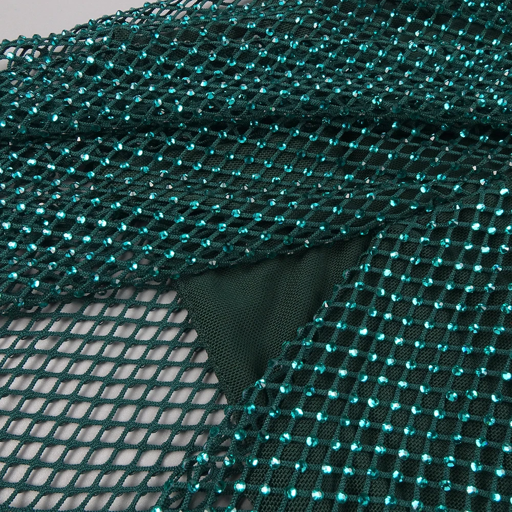 فستان طويل شبكي كريستالي أخضر زمردي - فستان بفتحة كتف واحدة لحفلات الكوكتيل الراقية وعرض السجادة الحمراء