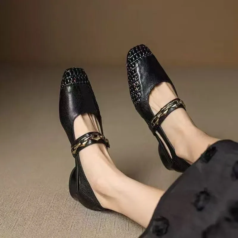 2025 New Fashionable Women's Sweet and Simple Chain Decorative Mesh Flat Shoes - Hollow Mesh Square Head