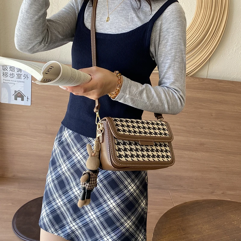 

Macrame Lace-Trimmed Handbag: Feminine Female Bag with Bohemian Flair, Delicate Light Luxury Craftsmanship 2025 Unique