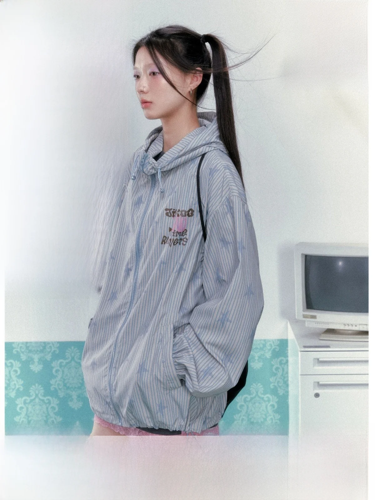 

Женская куртка JIKOO с эффектом ледяной прохлады, защита от солнца UPF50, летняя, с принтом, длинными рукавами, капюшоном, в уличном стиле, из полиэстера