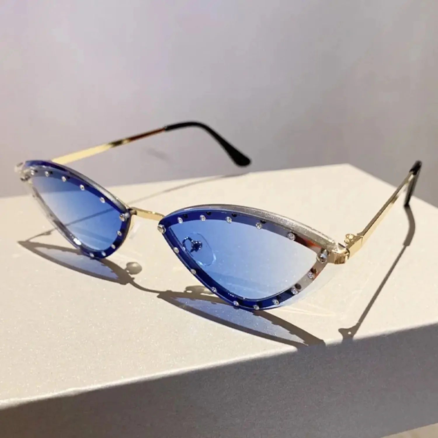 Vintage Rimless Cat Eye Sunglasses  Stylish  Women Gradient Shades Trendy Rhinestones Eyewear