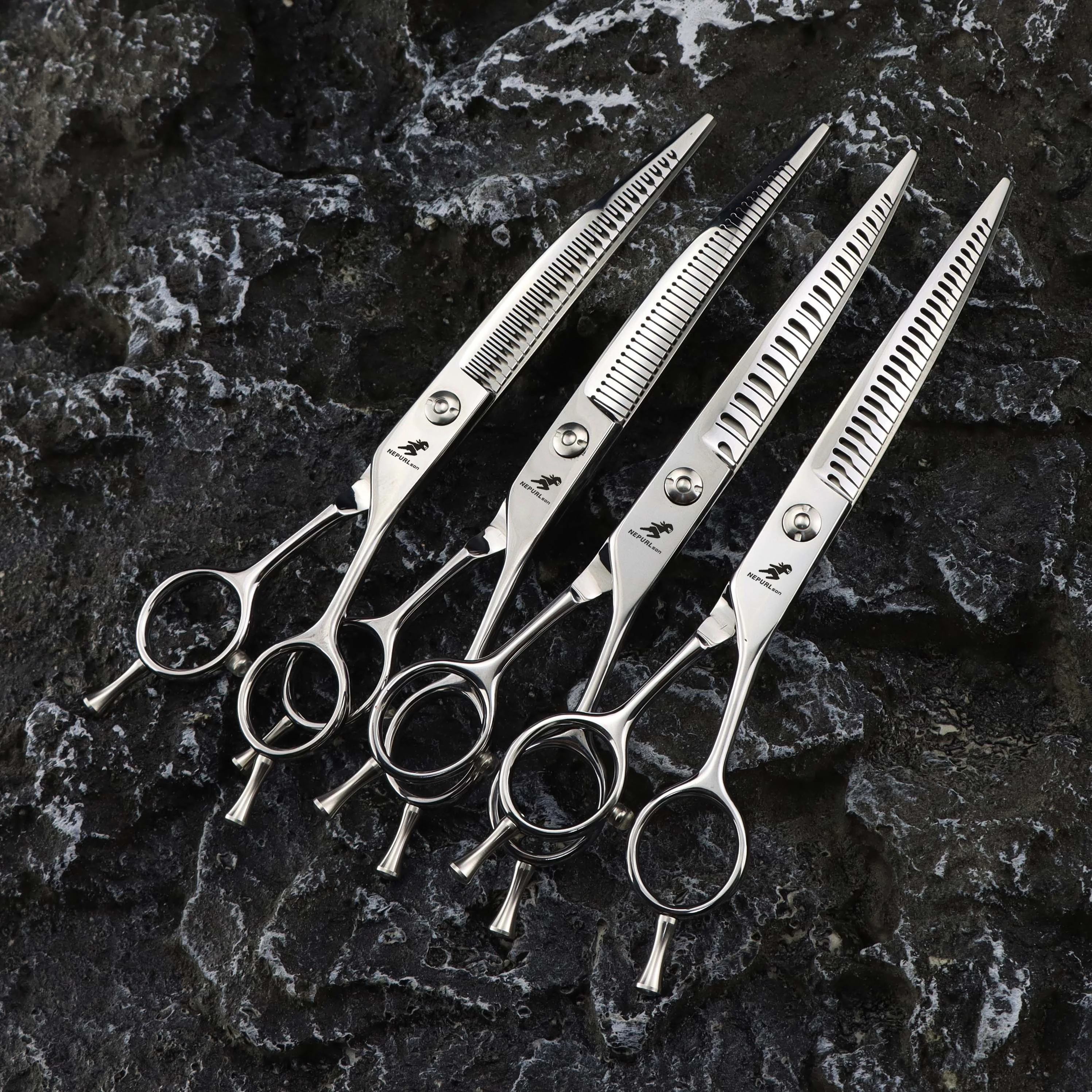 7-Inch Japanese 440C Stainless Steel Pet Dog Grooming Scissors Natural Cutting Method Suitable for Trimming Dogs
