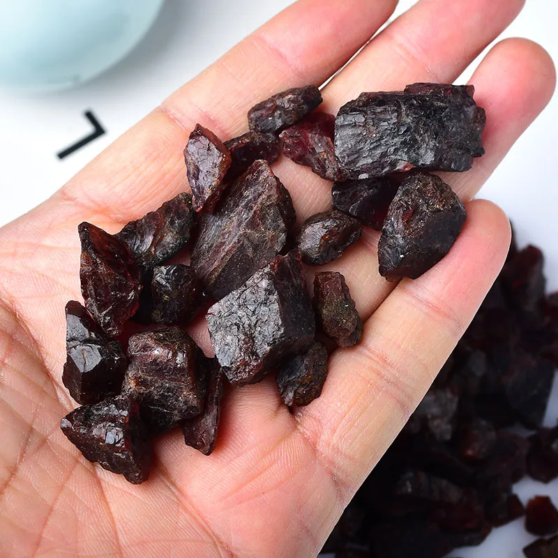 20g Natural Original Stone Red Garnet Quartz Crystal Rock Gravel Healing Tumbled Chips Crushed Stone  Gemstone Mineral Specimen