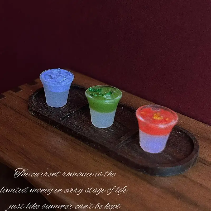 Table à Dessert Miniature, modèle d'exposition de boissons, maison de poupée, Mini série d'eau de noix de coco, boissons aromatisées, accessoires pour maison de poupée, 2 pièces