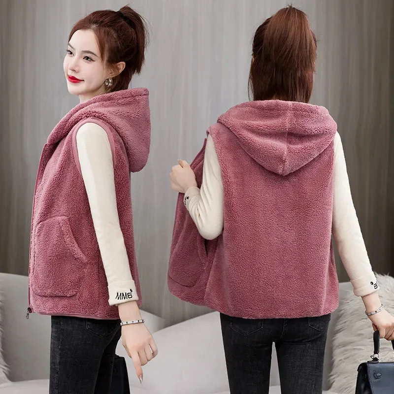 

2023 Coral Velvet Vest for WomenOutwear Loose Korean Tank Top Sweetheart Shoulder Shake Fleece Hooded Coat for Middle Age Autumn