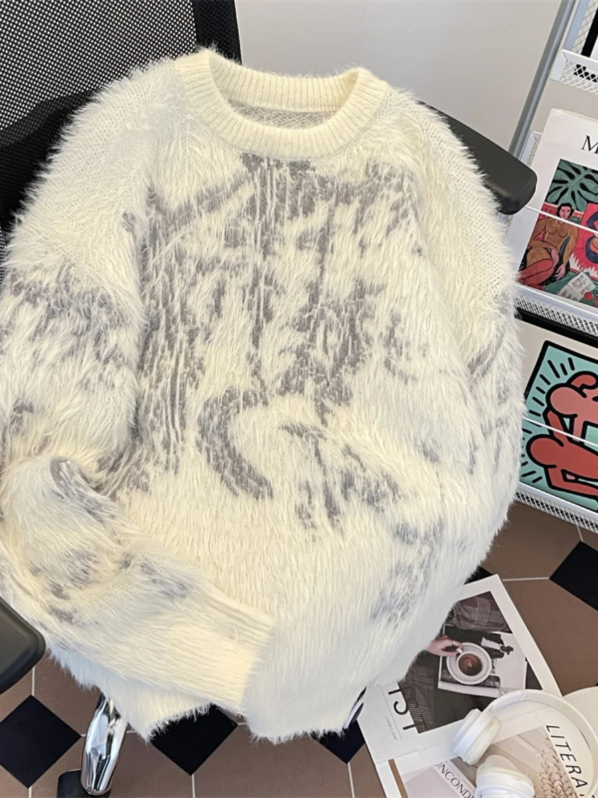 

Мягкий свитер из искусственного меха для мужчин, свободный крой, модный дизайн с вышивкой, осенне-зимний повседневный свитер с длинными рукавами и круглым вырезом для пар