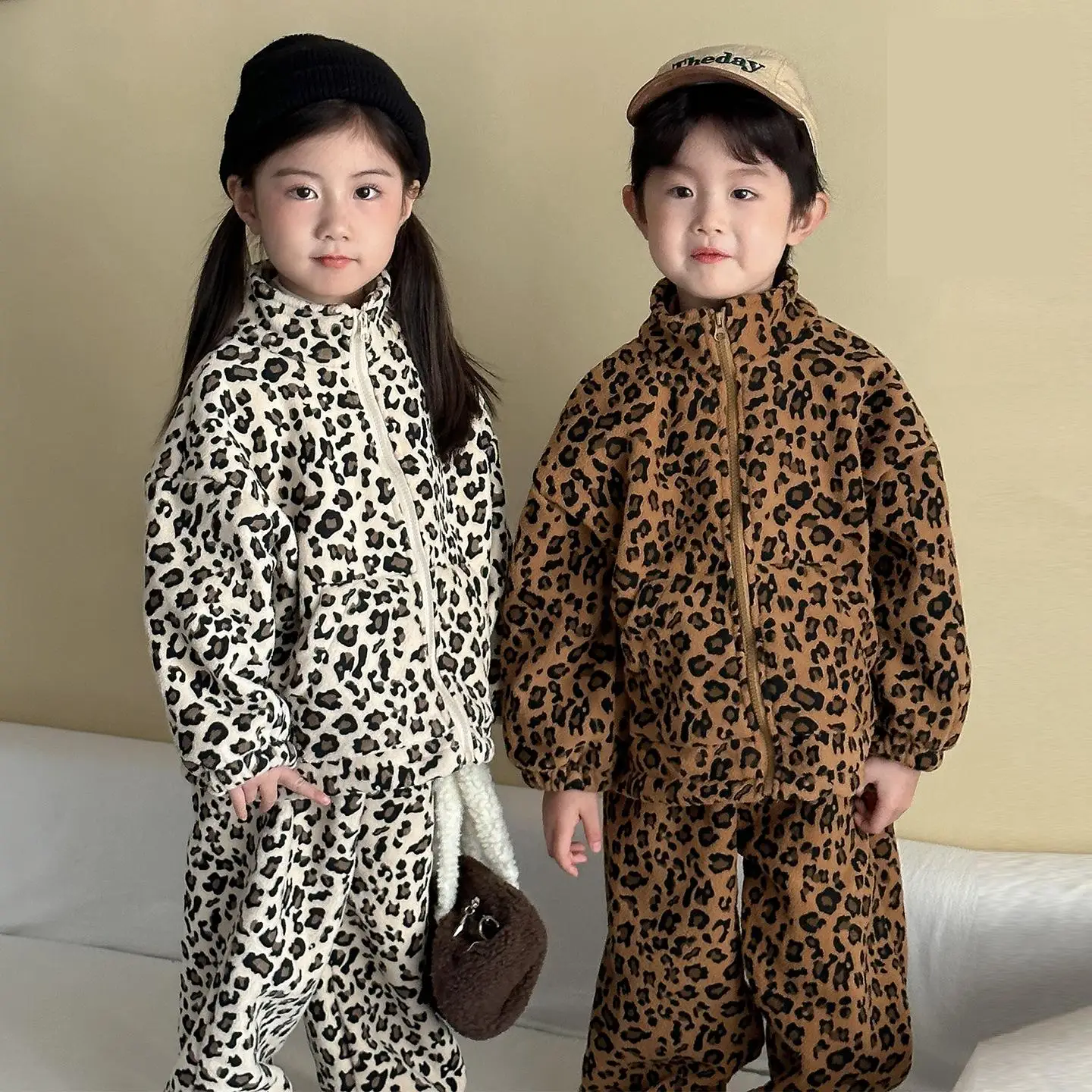 

2025 Winter New Children Plus Velvet Thick Clothes Set Leopard Print Boys Girls Fleece Warm Coat + Pants 2pcs Suit Kids Outfits