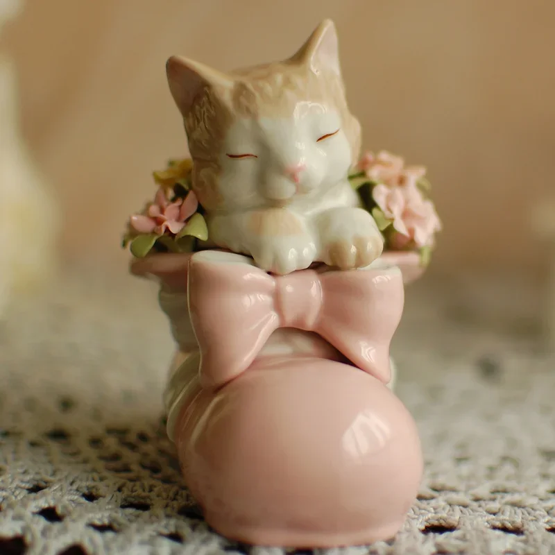 

American High-grade Porcelain Ceramic Crafts Boots Cat Creative Wedding Birthday Gift Living Room Decoration Pet Shop Ornaments