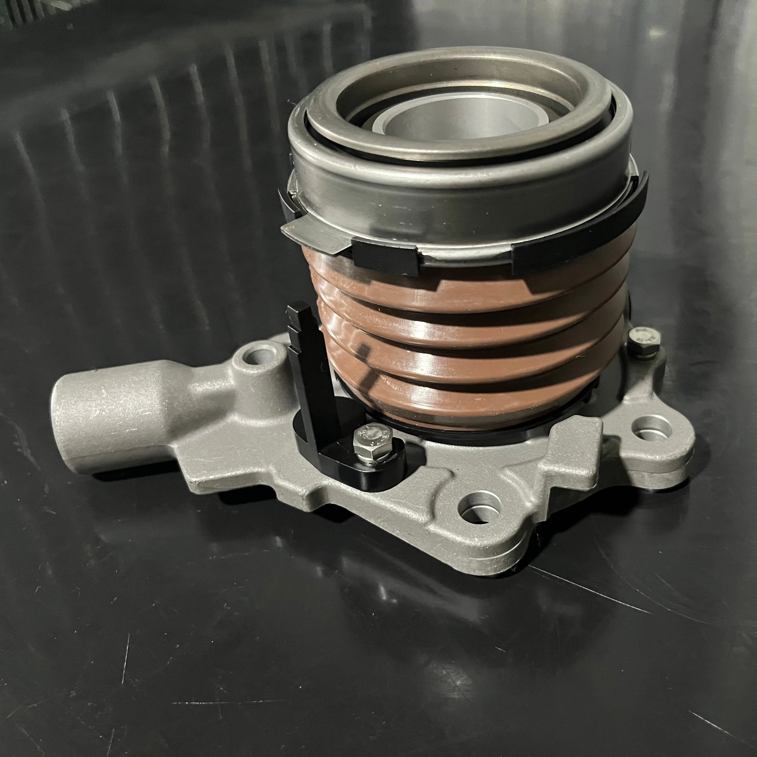 

Factory Hot Sale ME540228 Best Performance Hydraulic Clutch Release Bearings YB083,high Quality Central Slave Cylinder for FUSO