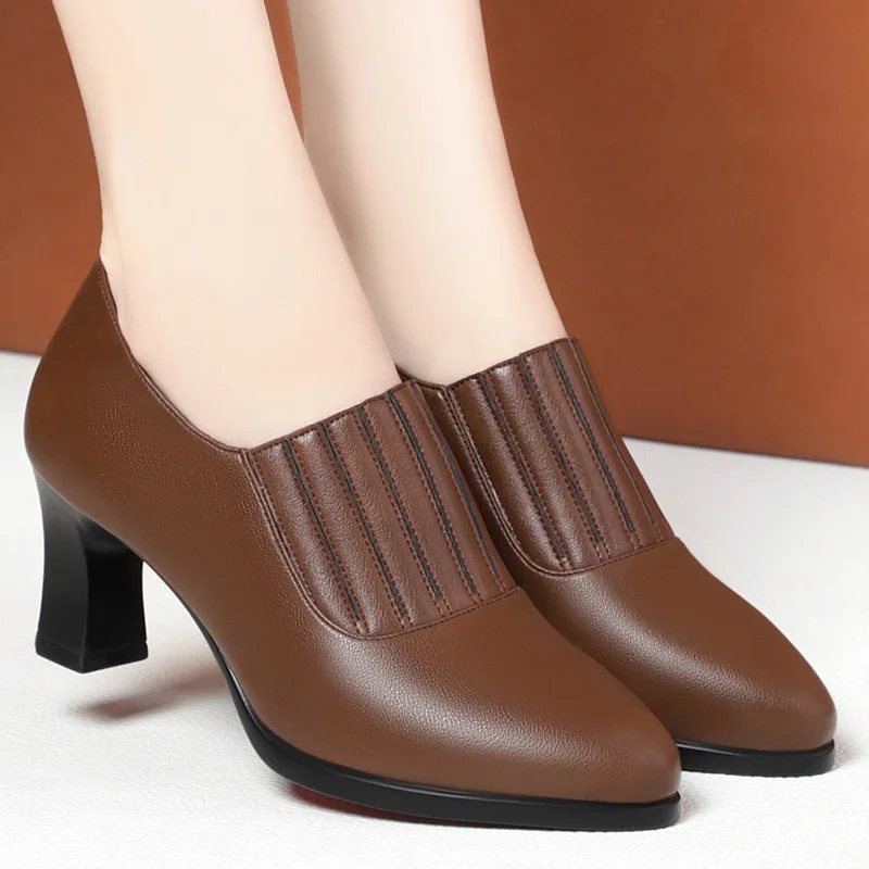 Tacco spesso dรฉcolletรฉ a bocca profonda scarpe da donna in morbida pelle di alta qualitร 2023 scarpe con tacco alto da donna scarpe da festa per
